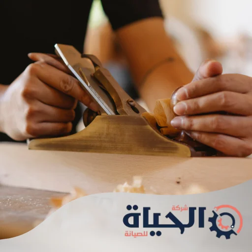 ورشة نجارة في الشارقة